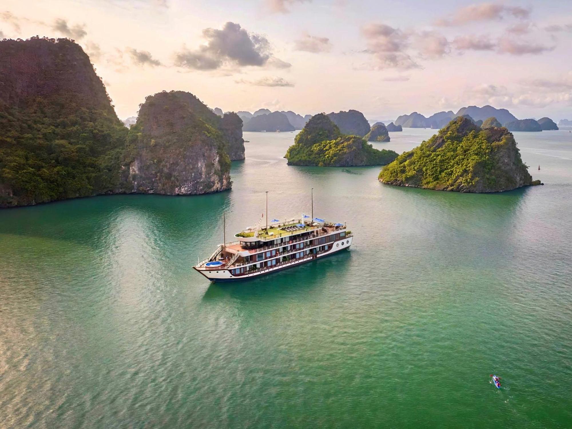 ホテル Le Journey Elegance Cruise ハロン エクステリア 写真
